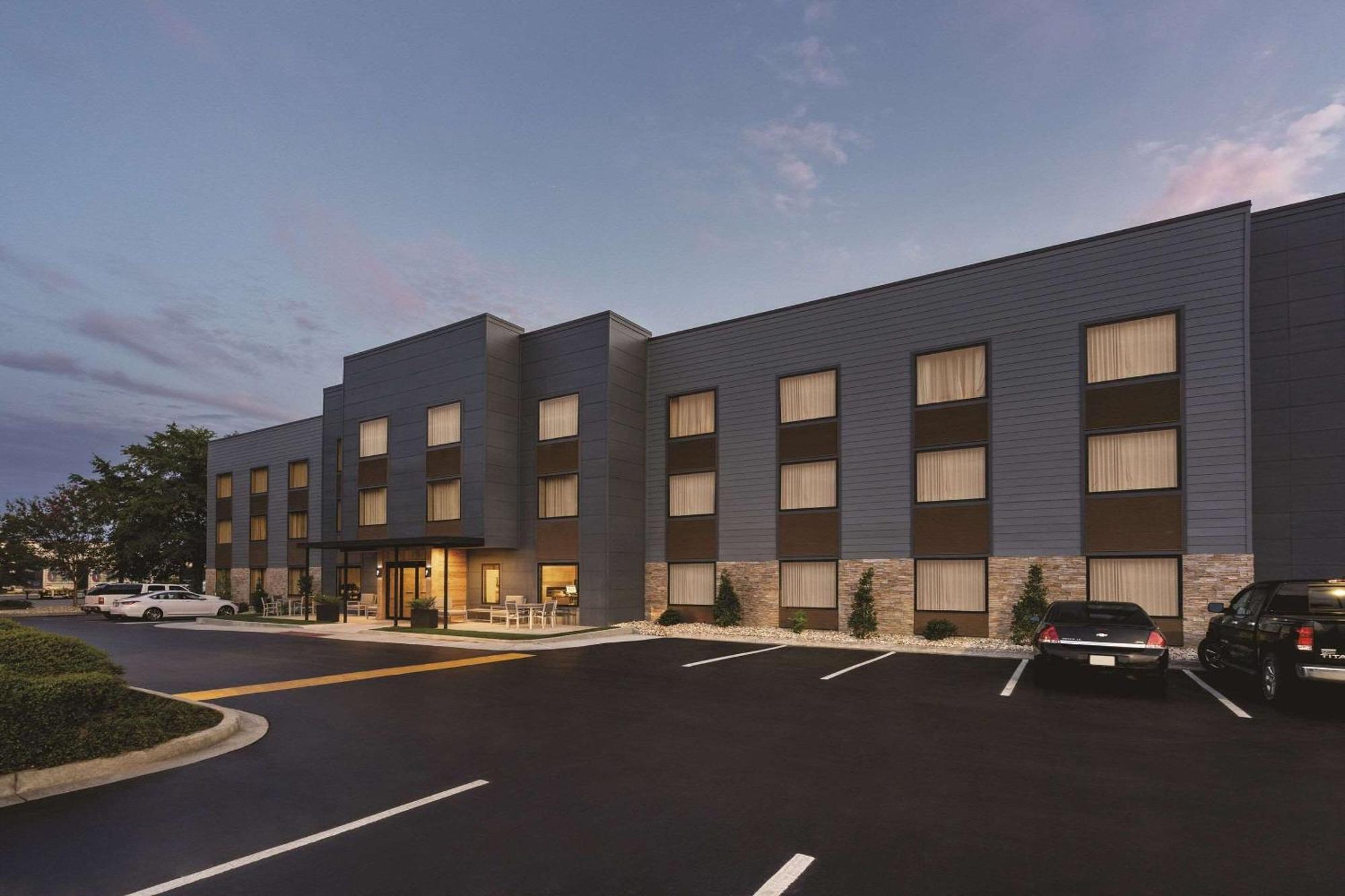 Country Inn & Suites By Radisson, Savannah Midtown, Ga Exterior foto